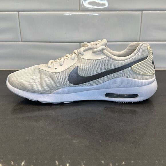 NIKE Women's Air Max Oketo Track & Field Shoes - Picture 10 of 15